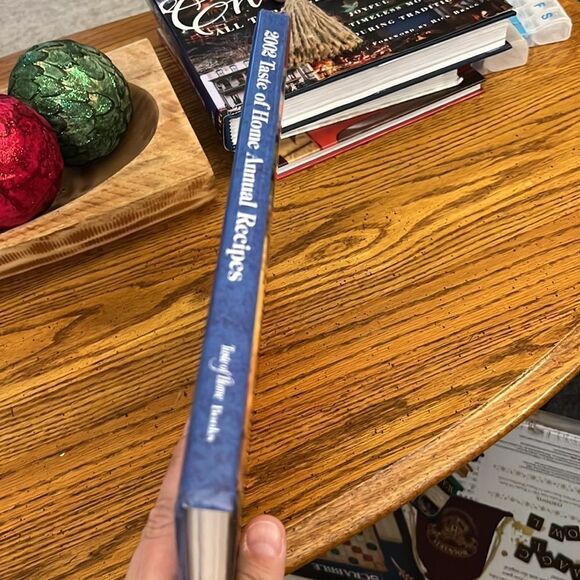 2002 Taste of Home Annual Recipes, 320 page cookbook - Picture 3 of 4